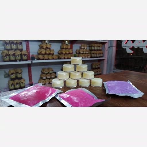 ژل رویال ایرانی شاه انگبین غذای ملکه طبیعی به شرط مستقیم از زنبور دار — تصویر ۲
