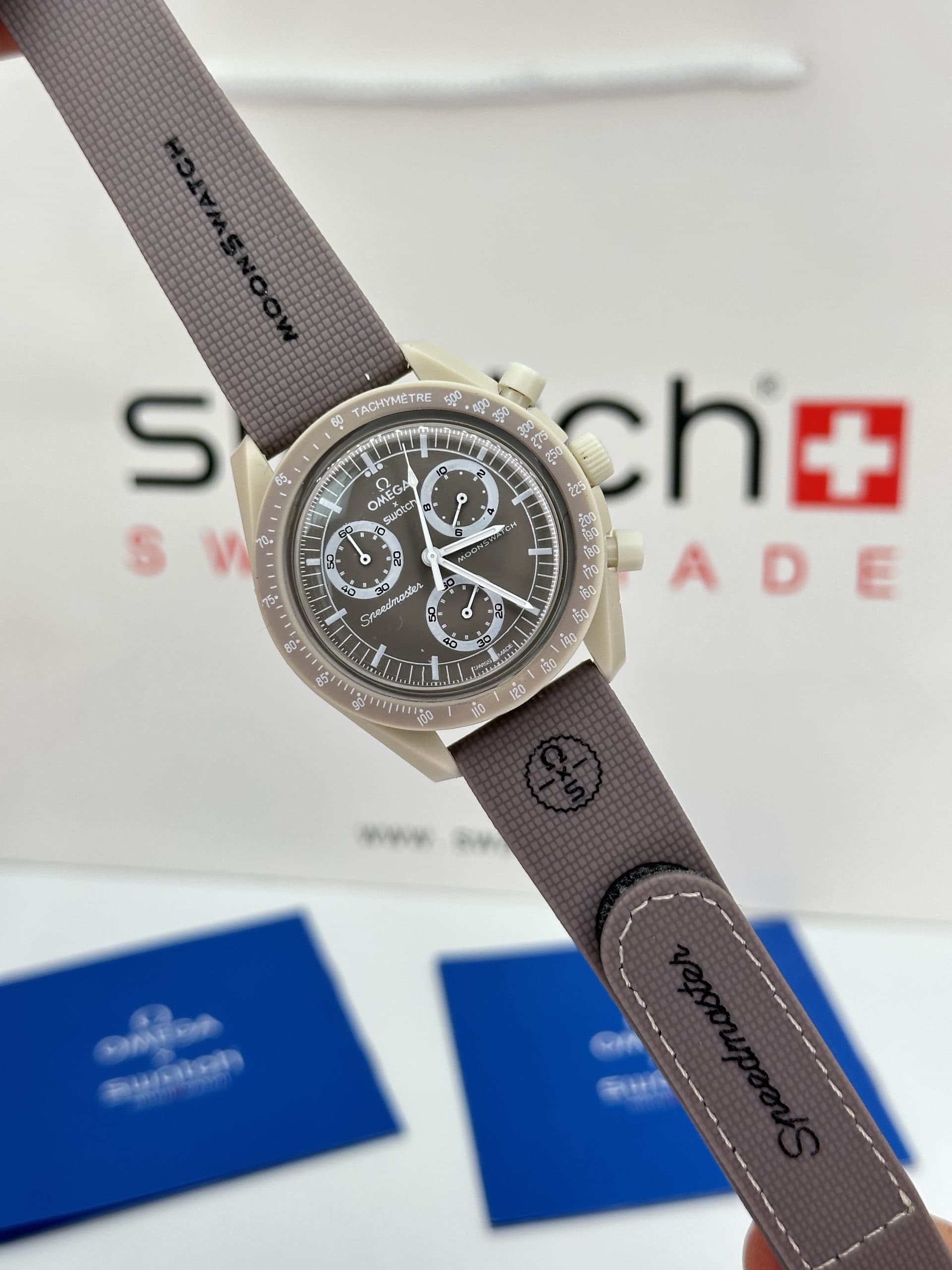 ساعت مچی امگا سواچ مدل ماموریت کره زمینOmega Swatch Mission On Earth2026 — تصویر ۲