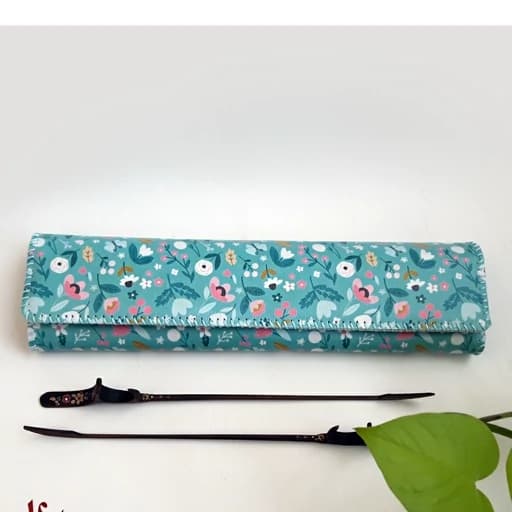 جعبه مضراب سنتور طرح گلدار رنگ فیروزه ای، چرم صنعتی، دارای باکس چوبی — تصویر ۲