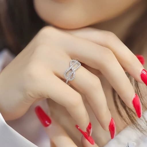 انگشتر نقره زنانه میکرو بینهایت عیار 925 اصل آبکاری طلاسفید بسیار شکیل و خاص همراه با فاکتور
