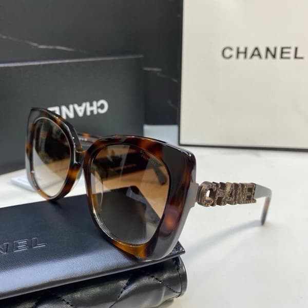 عینک آفتابی زنانه برند شنل ( CHANEL ) مدل CH5422 | ساخت کشور چین (OEM BY CHINA)