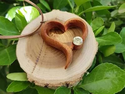 گردنبند چوبی دست ساز با تخفیف ویژه