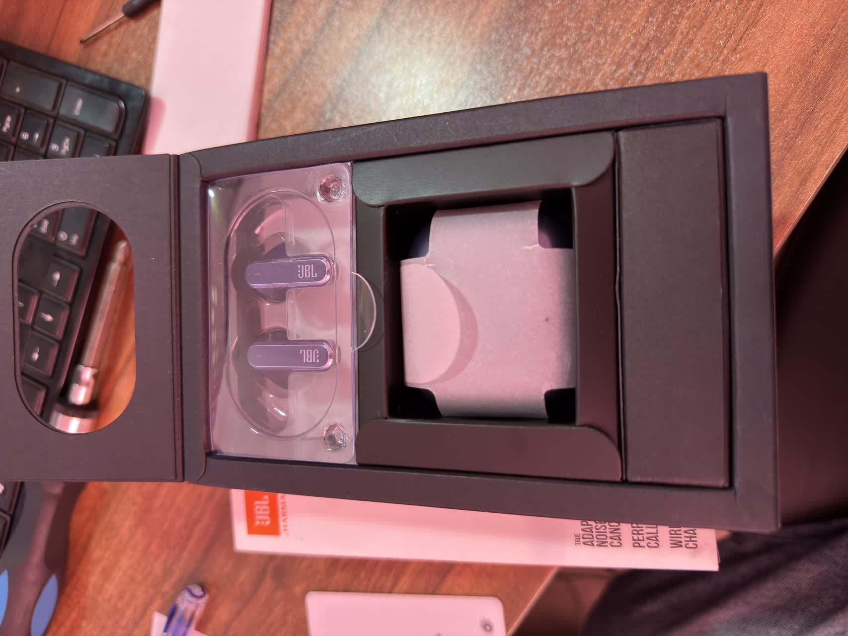 ایرپاد jbl live flex استوک ان باکس — تصویر ۷