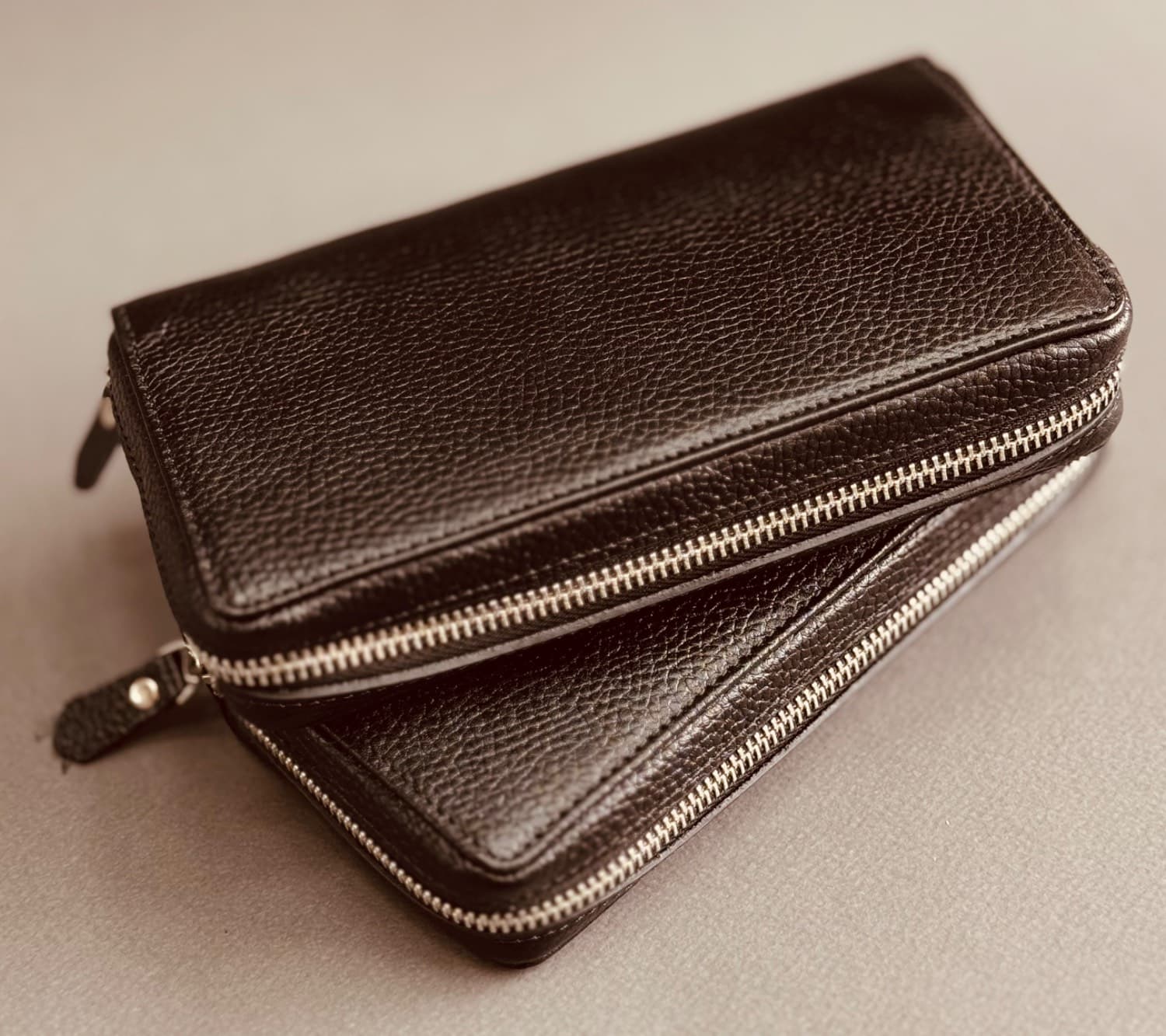 کیف دستی چرم زیپی آکاردئونی