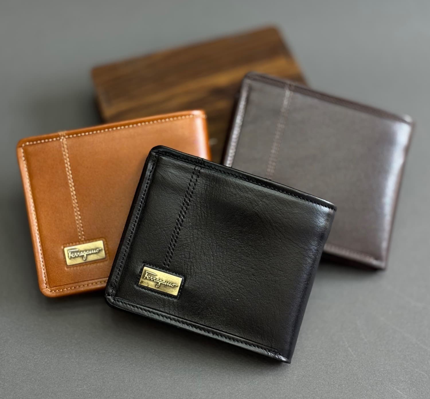 کیف پول چرم جعبه چوبی FERRAGAMO