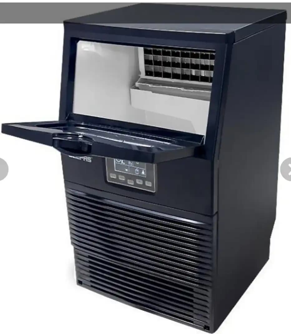 یخ ساز 30 کیلویی جی پاس مدل GIM63061 — تصویر ۳
