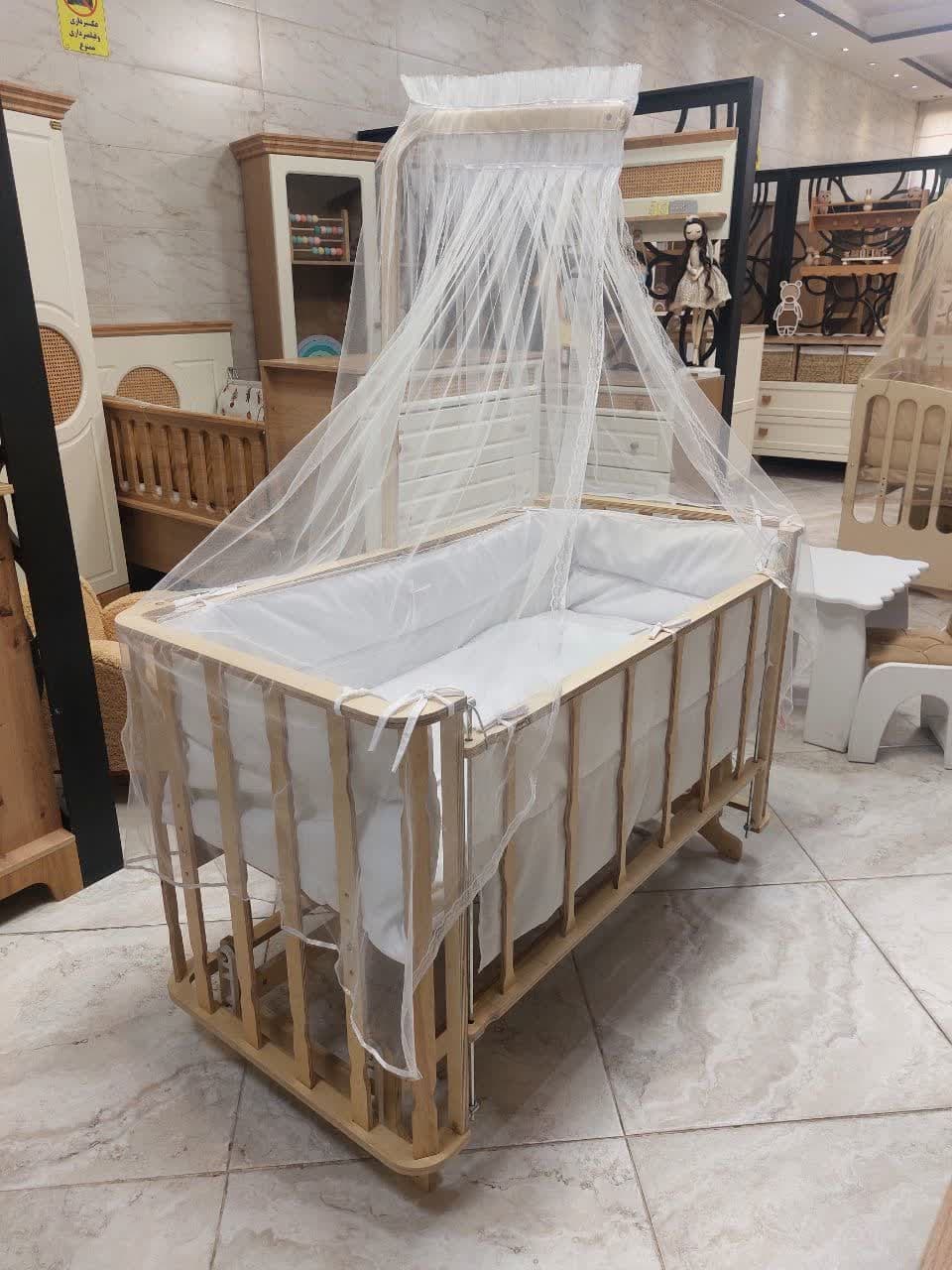 گهواره کنار مادر مدل فرشته ابعداد 60*90 برند دیوانکو Divanco چوب پلای‌وود — تصویر ۵