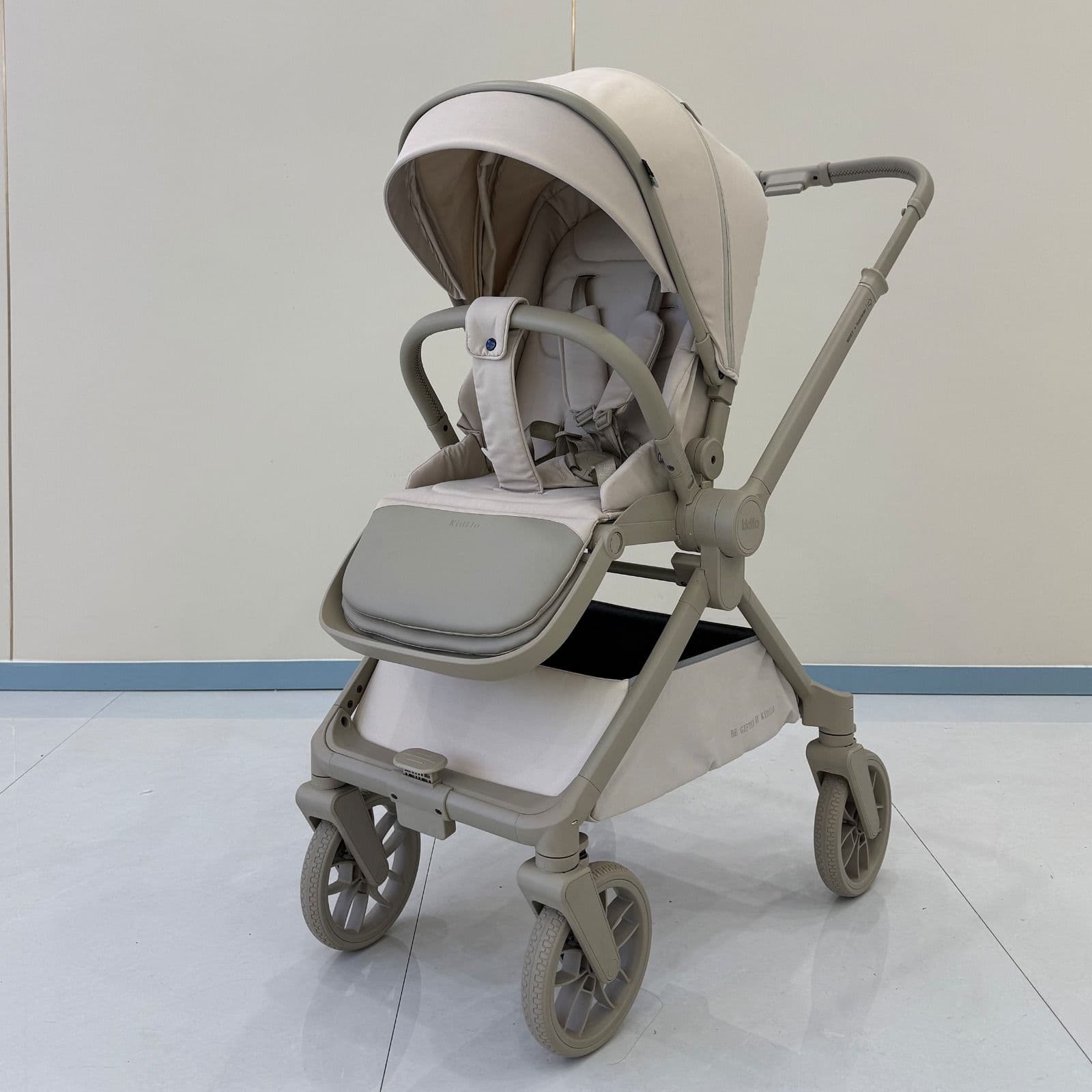 کالسکه کیدیلو kidilo مدل D901 ( دسته دوطرفه و چهار چرخ ۳۶۰ درجه) — تصویر ۴