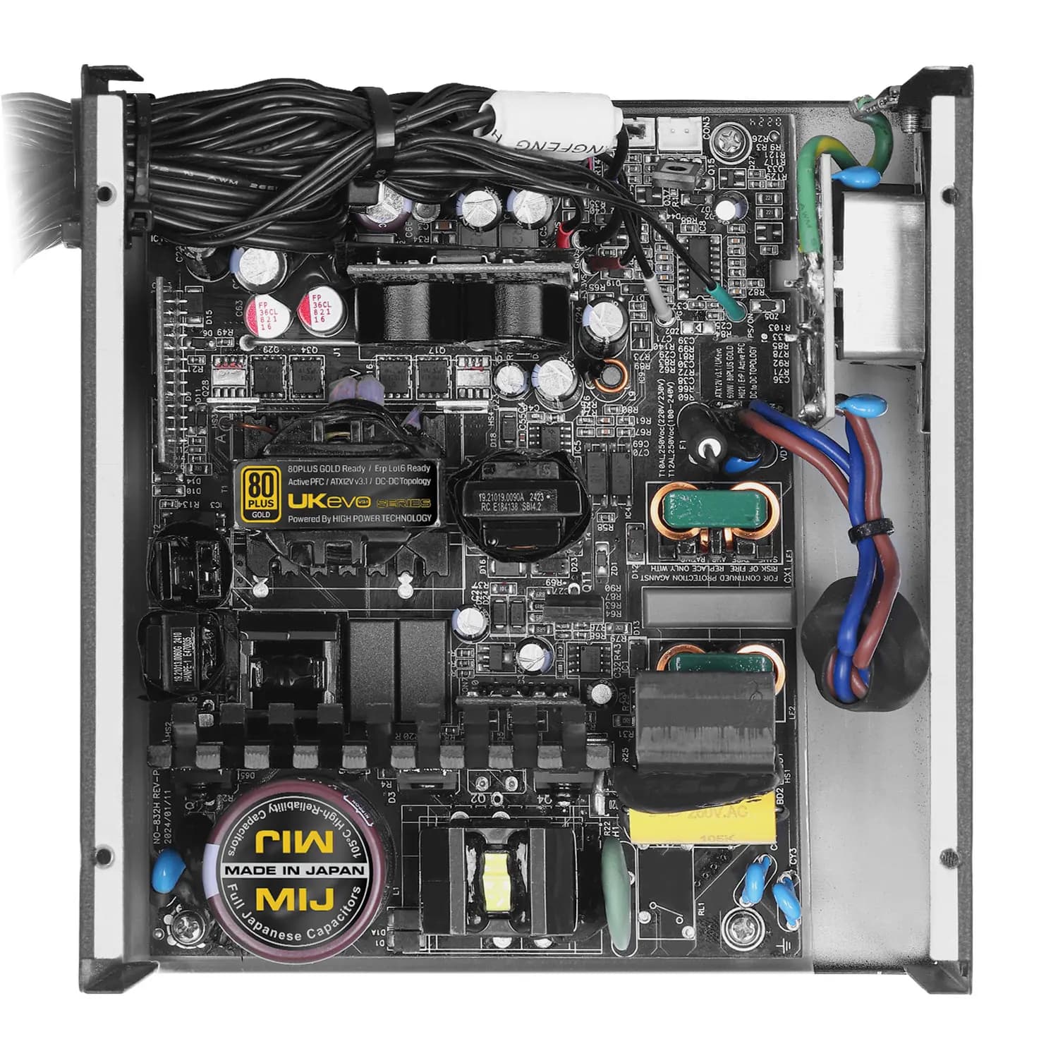 منبع تغذیه کامپیوتر گرین ظرفیت 600 وات POWER GREEN GP600A-UK EVO V3.1 — تصویر ۴
