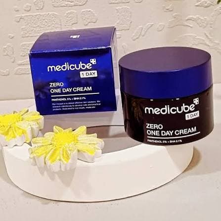 کرم وان دی کنترل منافذ و مرطوب کننده مدی کیوب 50 میل Medicube — تصویر ۵