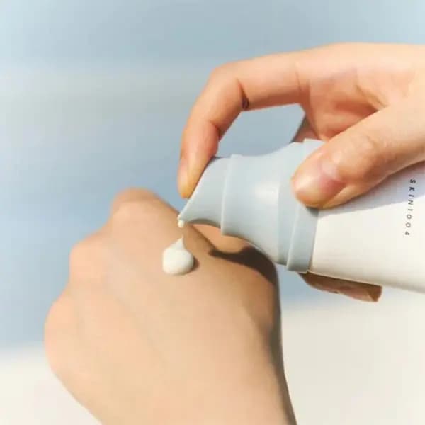 ضدآفتاب سنتلا Centella اصل کره مدل Hyalu Cica Water با SPF 50 حجم 100 میل — تصویر ۷