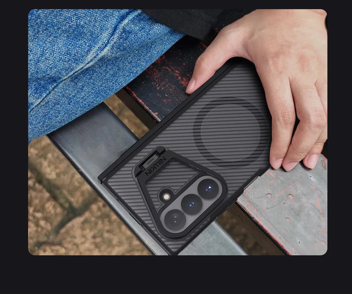 گارد دودی مگنتی کمرا استند Galaxy Z Fold 8 Ultra مارک نیلکین مدل Camshield Prop — تصویر ۶