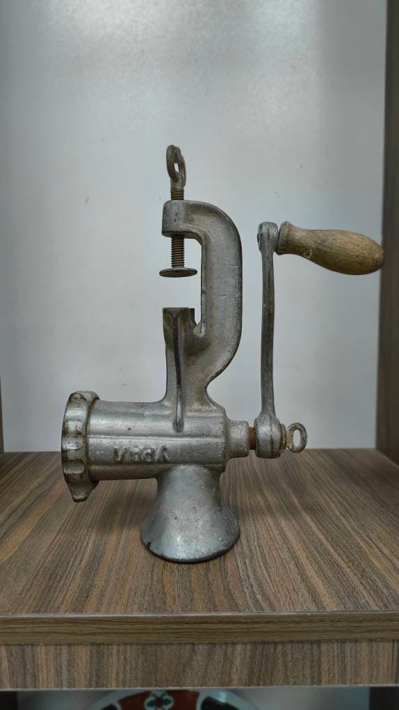 چرخ گوشت دستی روسی قدیمی