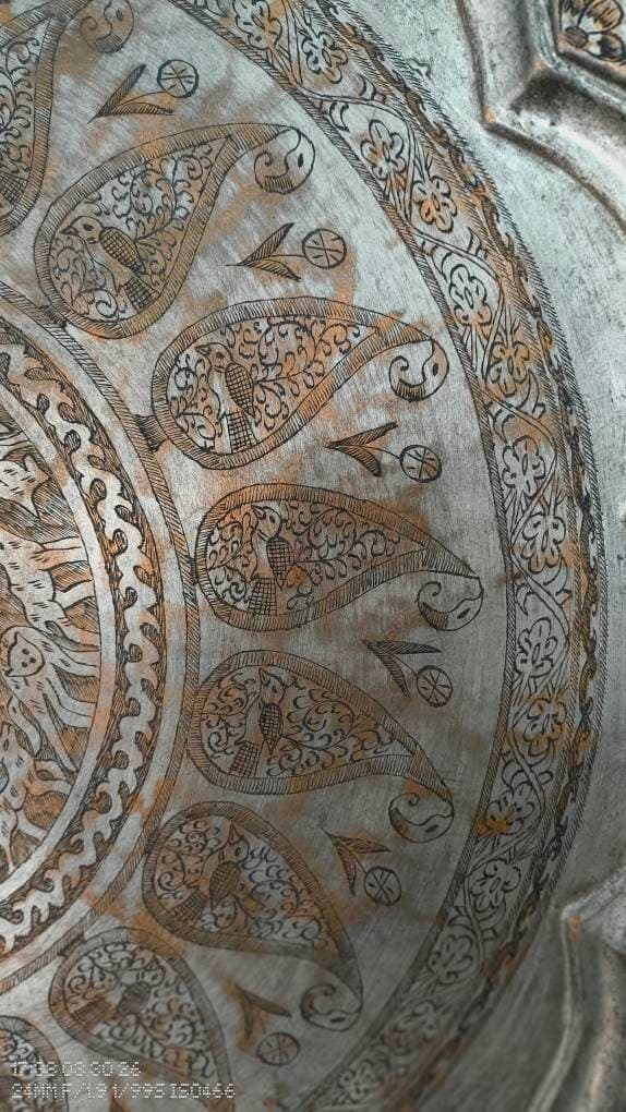 سینی مسی کم یاب و کلکسیونی معروف به ۱۲ قل — تصویر ۵