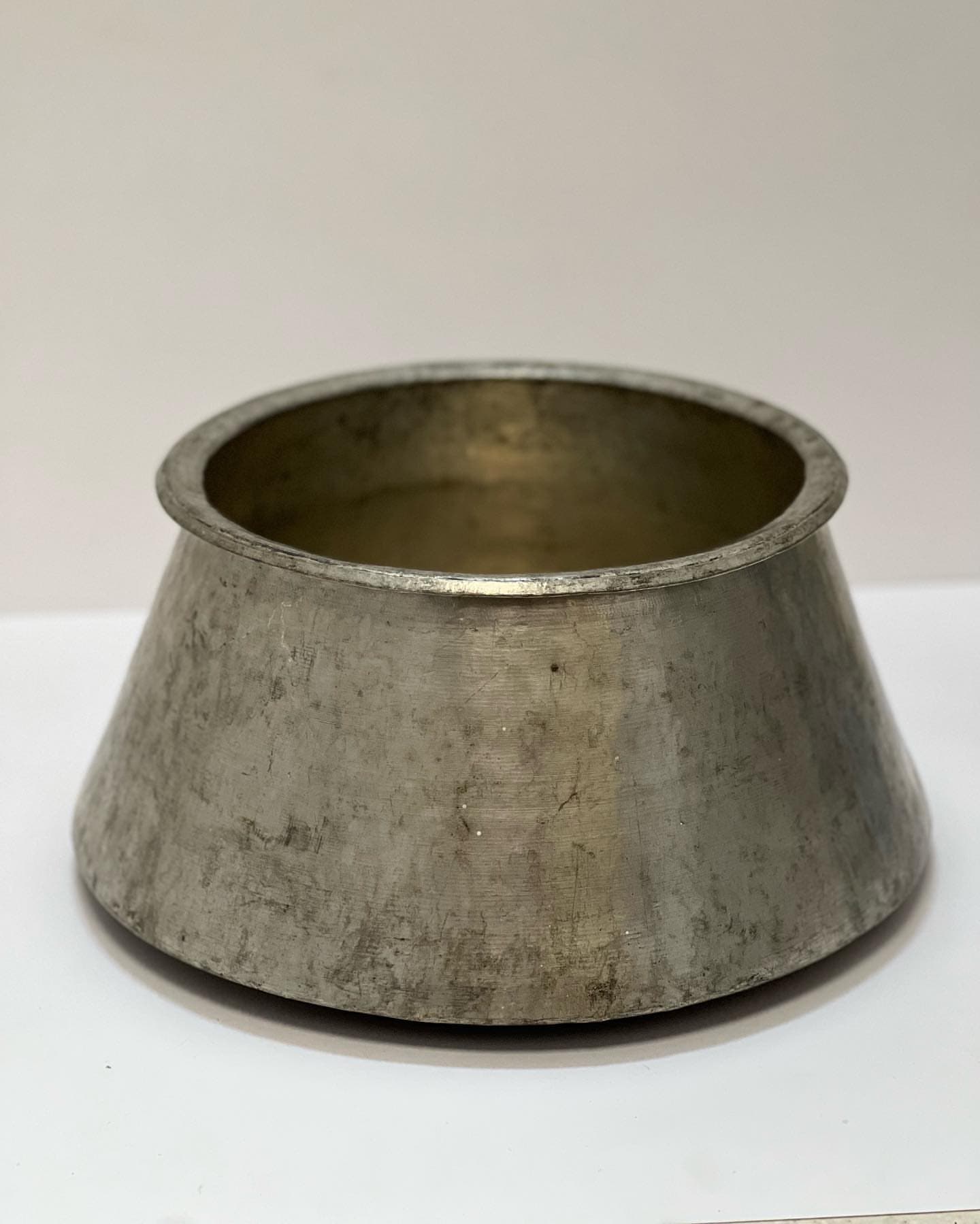 دیگچه مسی قدیمی — تصویر ۲