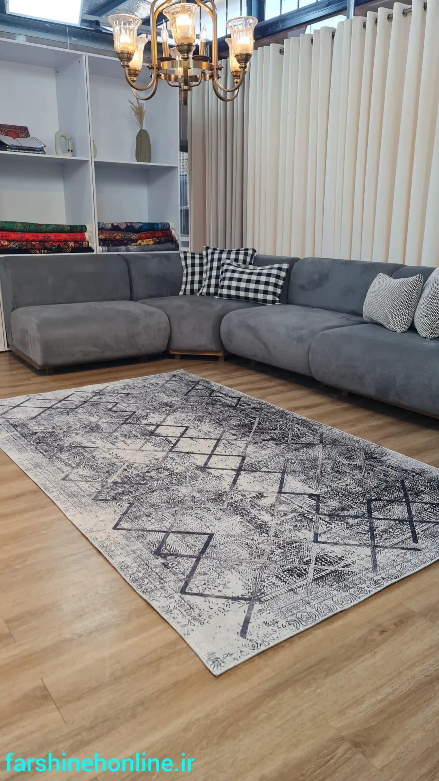 فرشینه مدرن طرح هندسی طوسی و سفید — تصویر ۳
