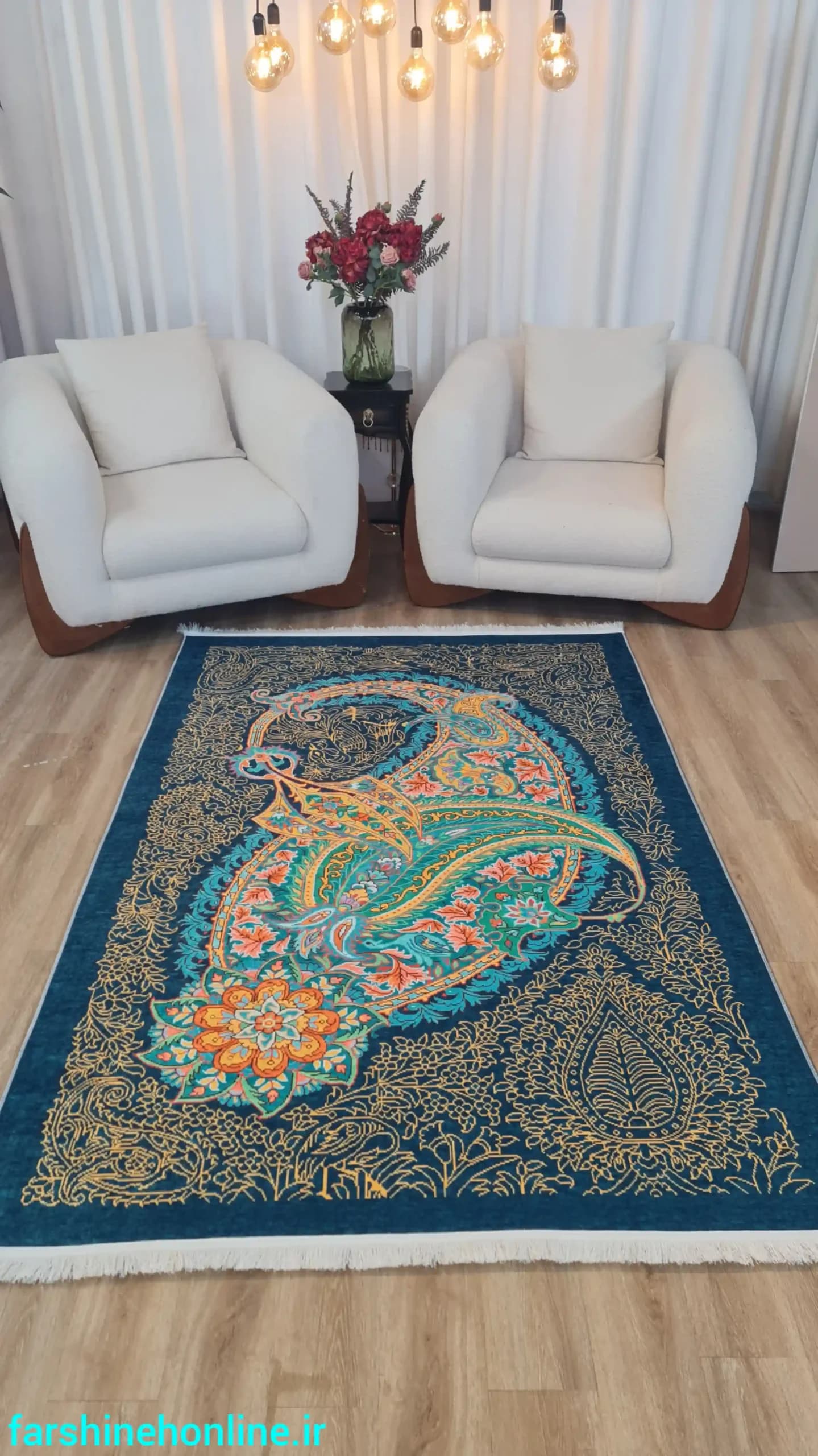 فرشینه سنتی طرح بته‌جقه فیروزه‌ای
