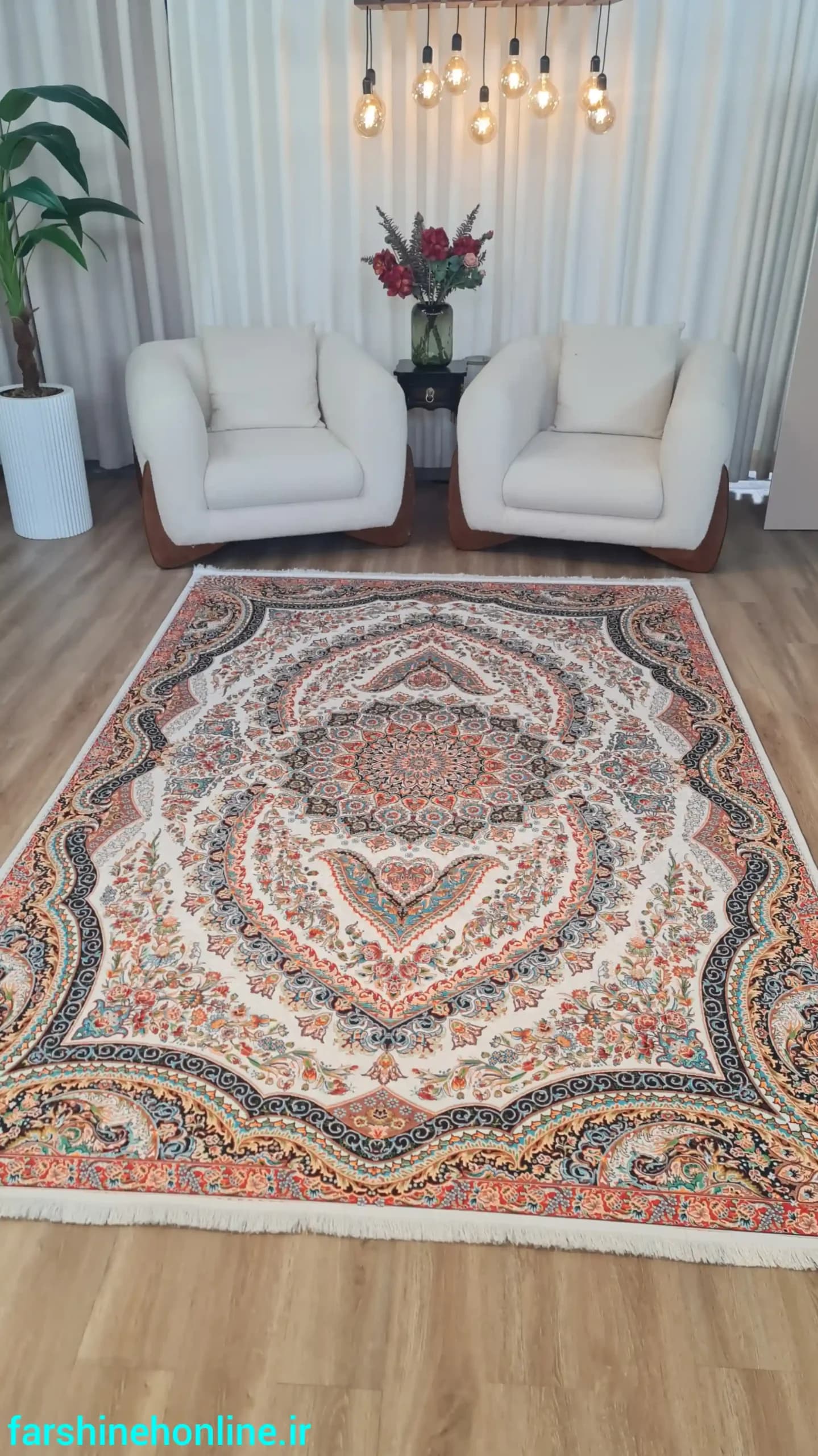 فرشینه طرح سنتی لچک و ترنج | رنگبندی شاد و زمینه روشن — تصویر ۱۰