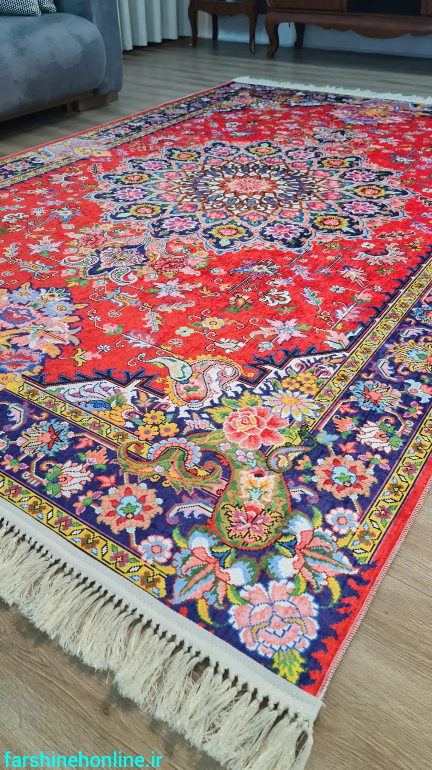 فرشینه سنتی طرح ترنج و گلریز قرمز لاکی | سبک، قابل شستشو و ضد لغزش — تصویر ۵
