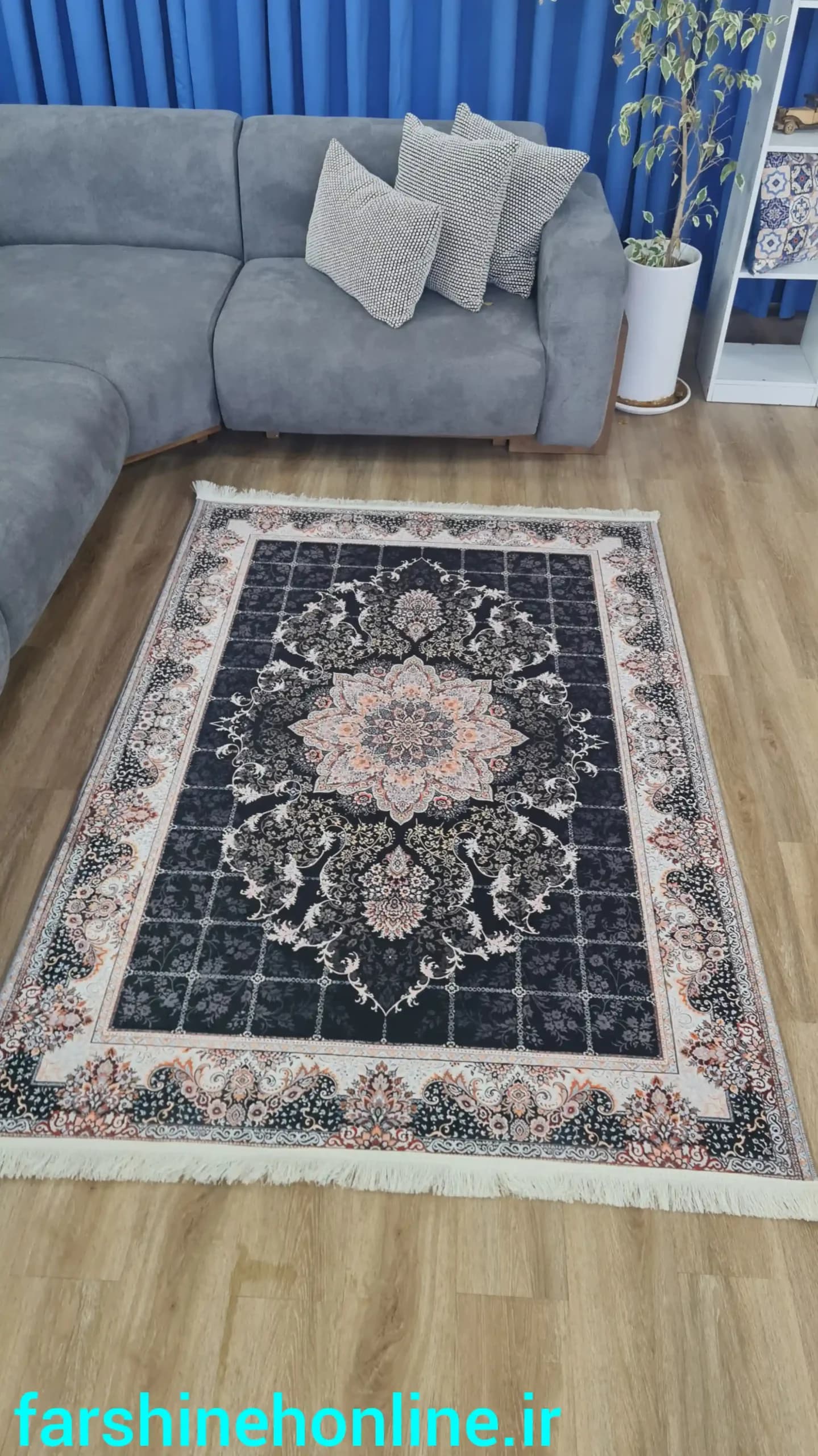 فرشینه طرح کلاسیک رنگ مشکی و گلبهی