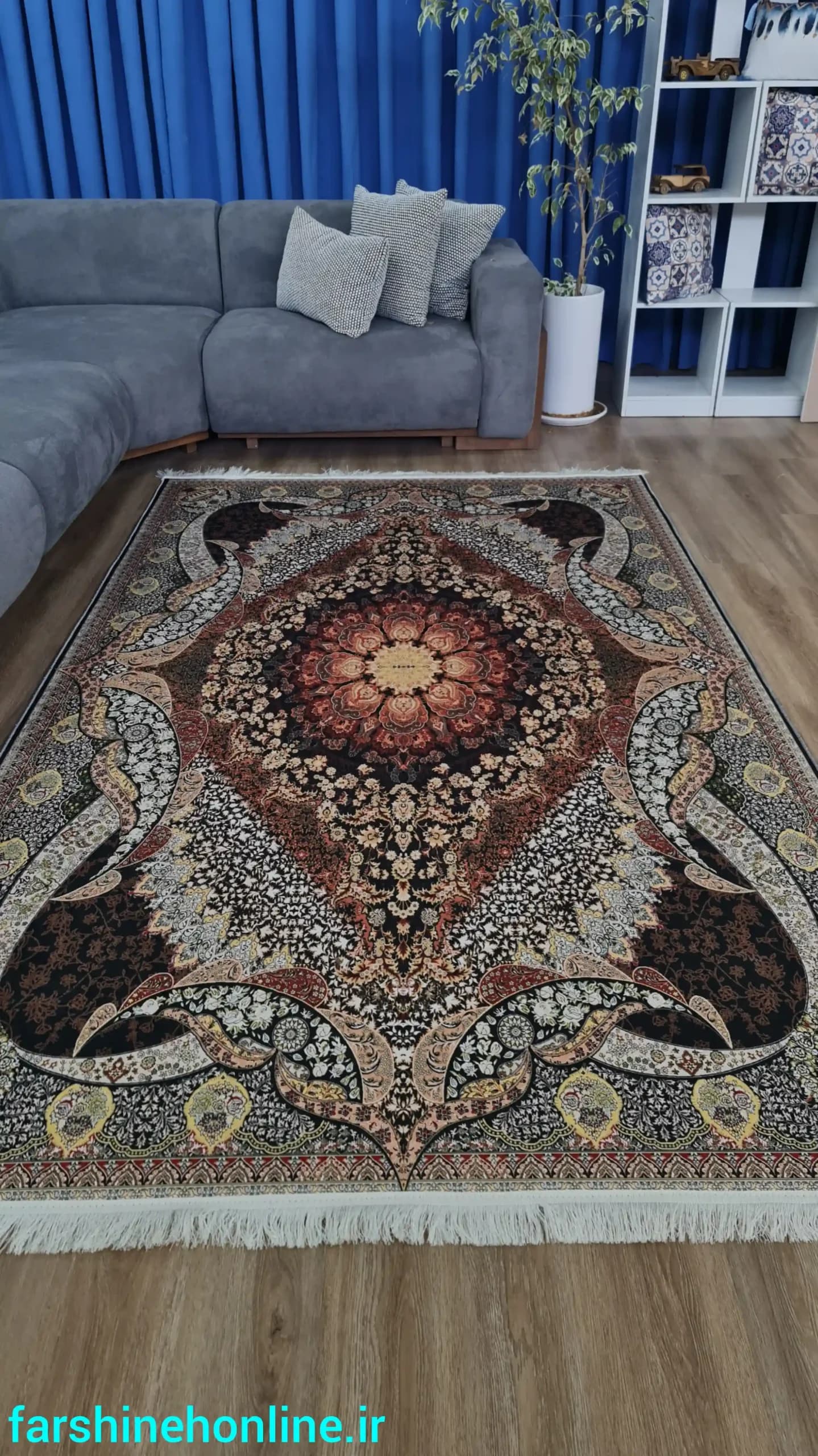 فرشینه سنتی طرح لچک و ترنج گلدار | زمینه مشکی و قهوه‌ای | قابل شستشو — تصویر ۲