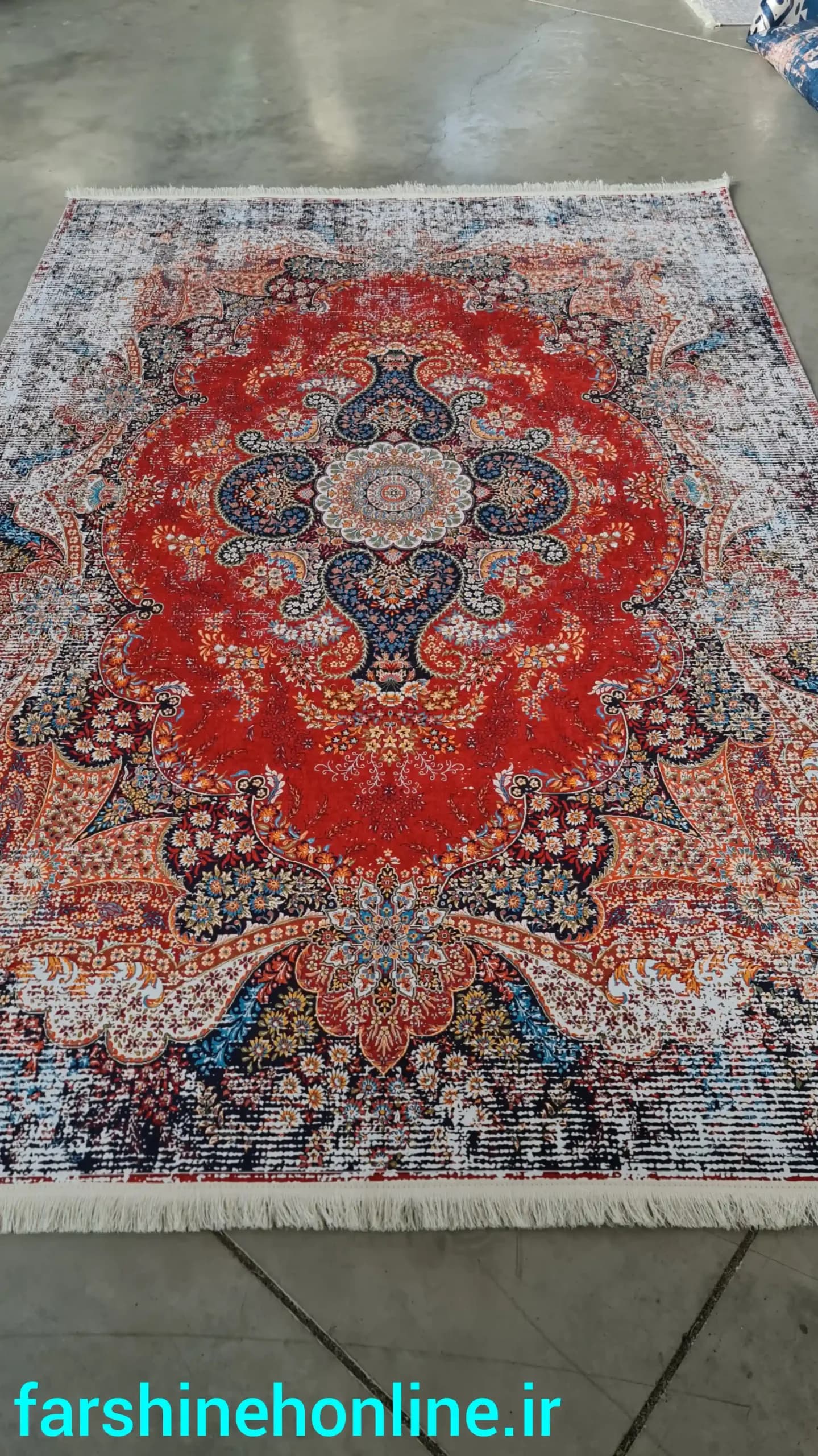 فرشینه لچک و ترنج طوسی | طرح اصیل وینتیج (کهنه نما) — تصویر ۱۱