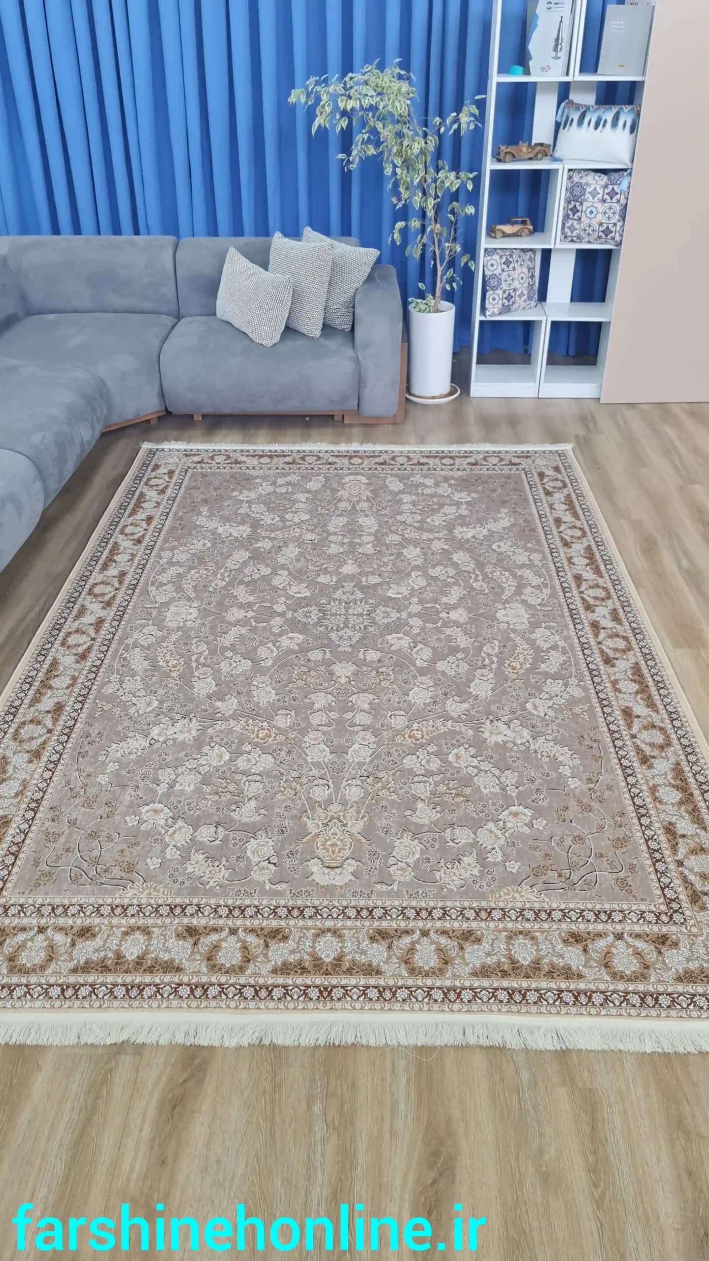 فرشینه طرح افشان کلاسیک زمینه کرم قهوه ای