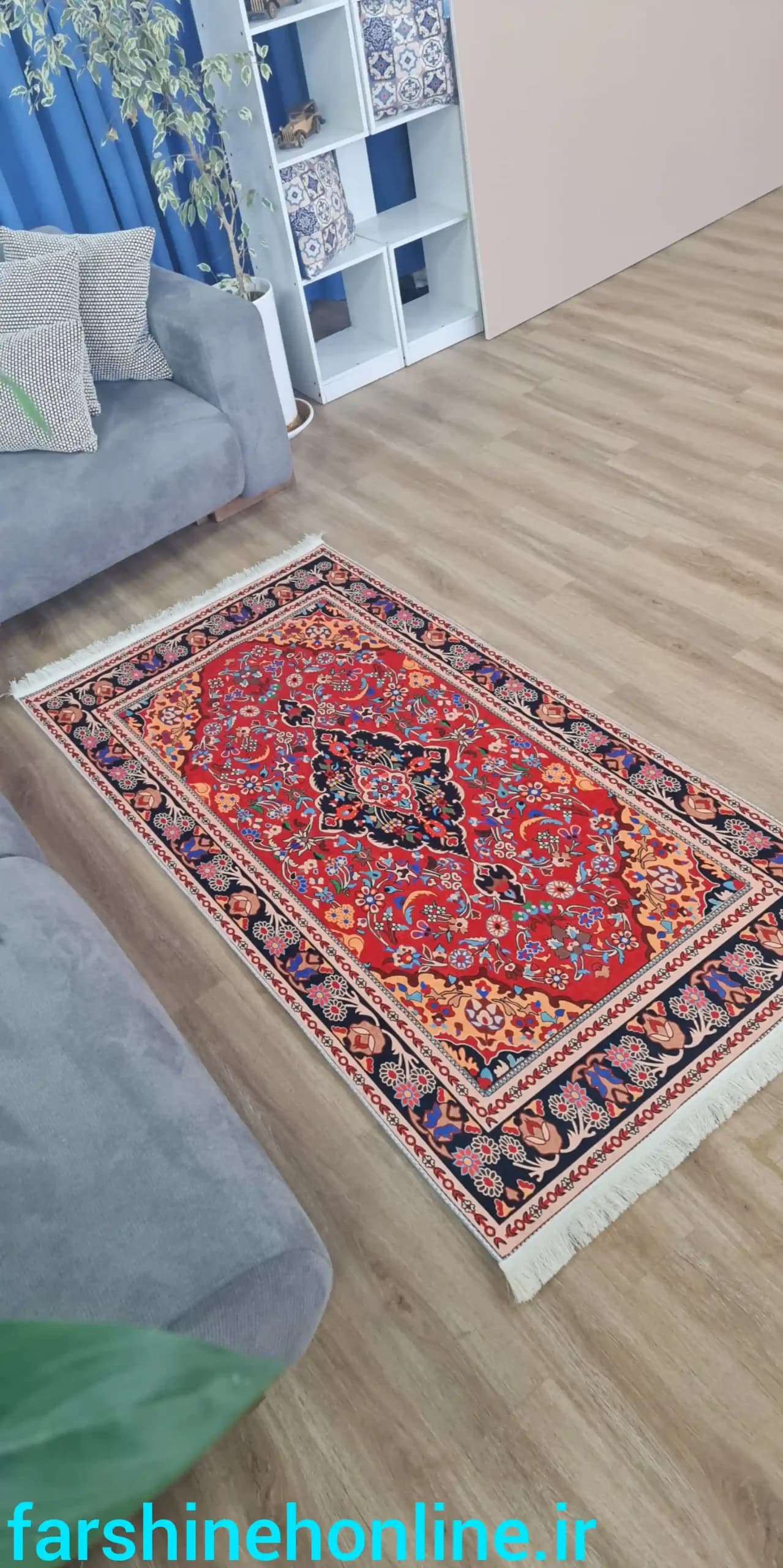 فرشینه شاد و رنگی طرح فرش ایرانی، مناسب دکوراسیون کلاسیک و سنتی — تصویر ۳