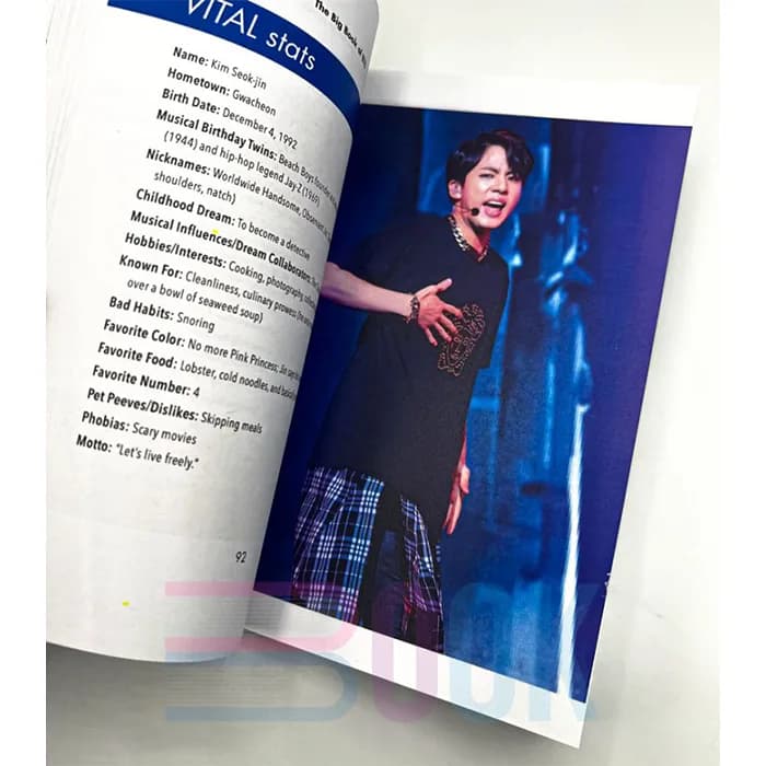 کتاب بی تی اس The Deluxe Unofficial Bangtan Book — تصویر ۵