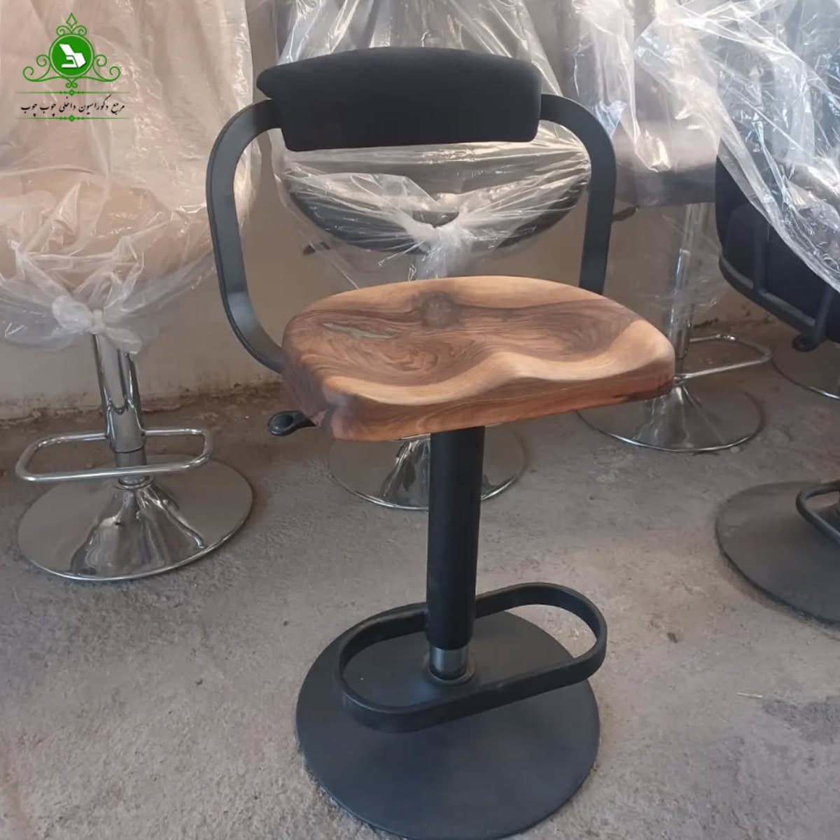 صندلی اپن مدل زیمر کف چوب پشتی دار — تصویر ۵