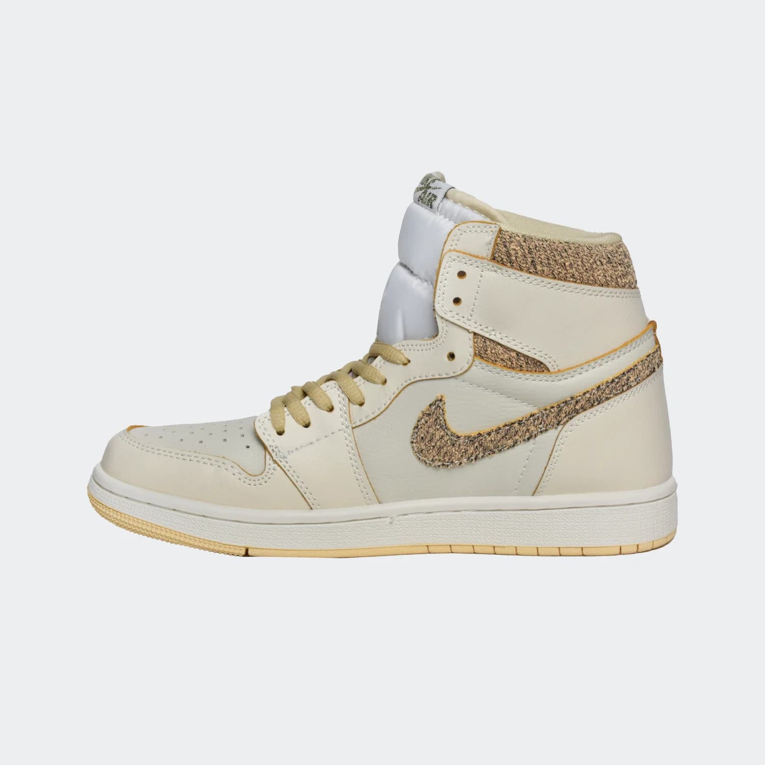 کفش کلاسیک زنانه نایکی مدل Air Jordan 1 Retro High — تصویر ۴