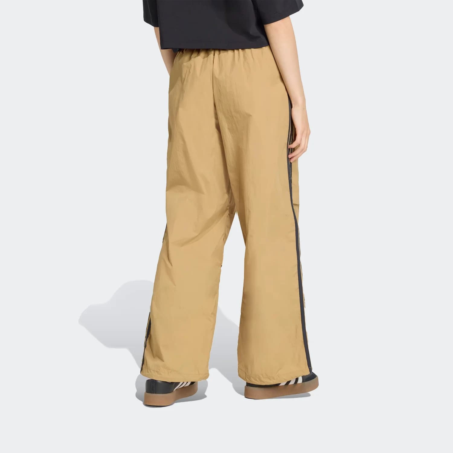 شلوار زنانه آدیداس مدل 3-Stripes Woven Parachute Pants — تصویر ۳