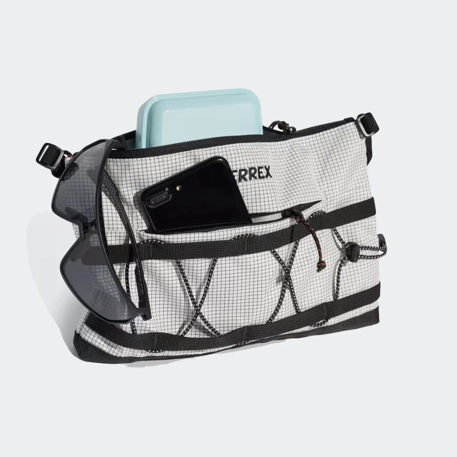 کیف دستی آدیداس مدل Terrex Multi Organizer Bag — تصویر ۴