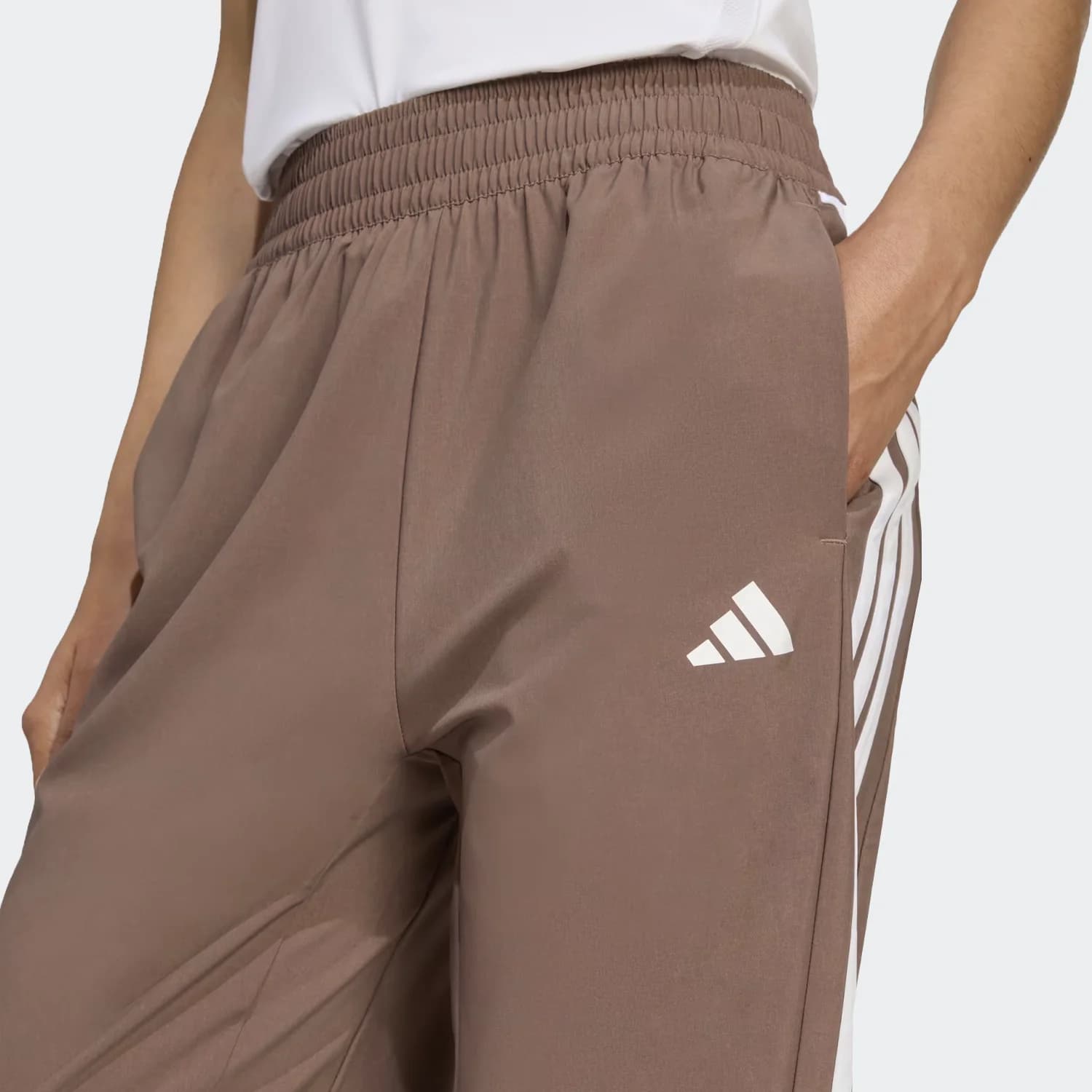 شلوار زنانه آدیداس مدل Train Essentials 3-Stripes Woven Joggers — تصویر ۵