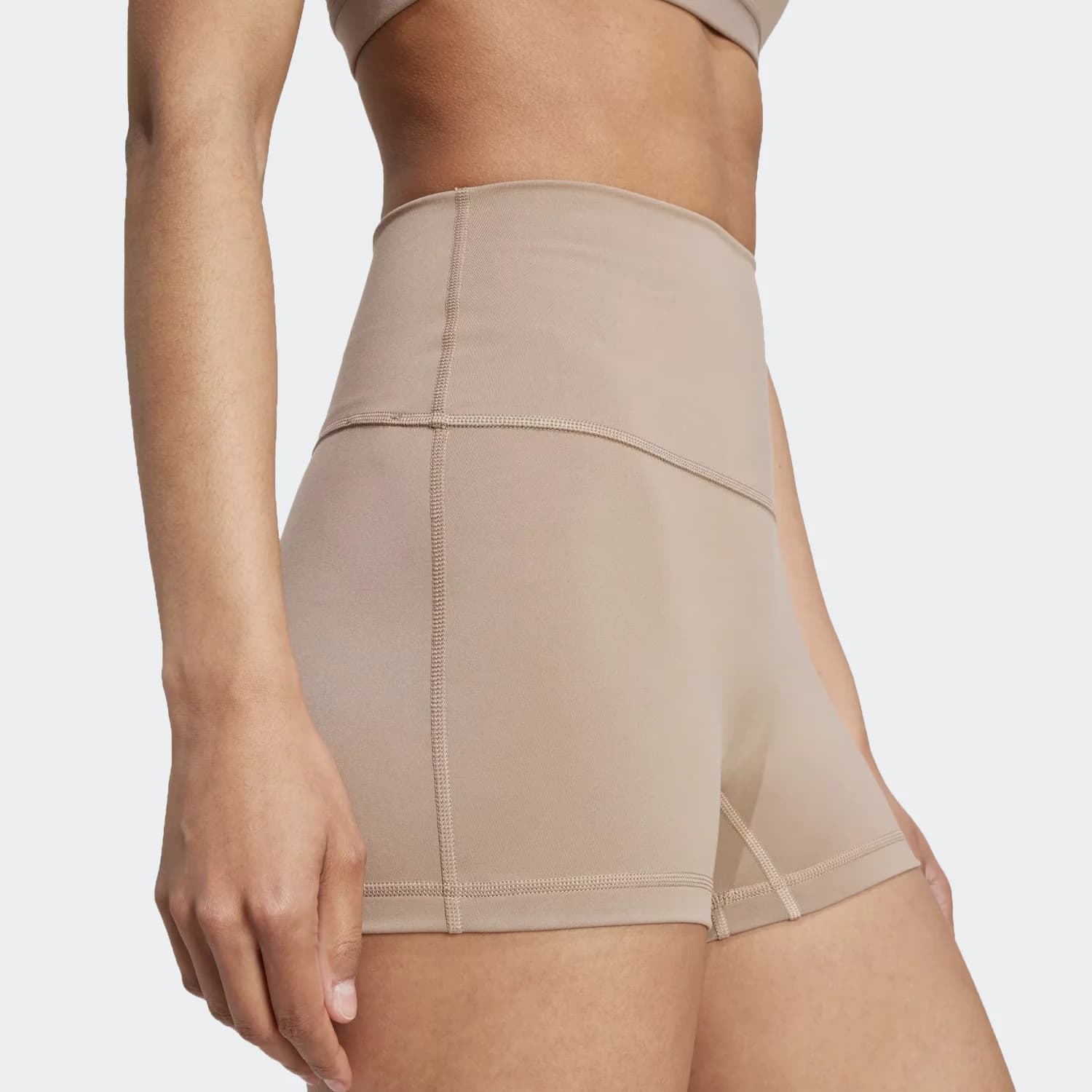 شلوارک زنانه آدیداس مدل All-Me Sculpt Booty Short Leggings — تصویر ۳