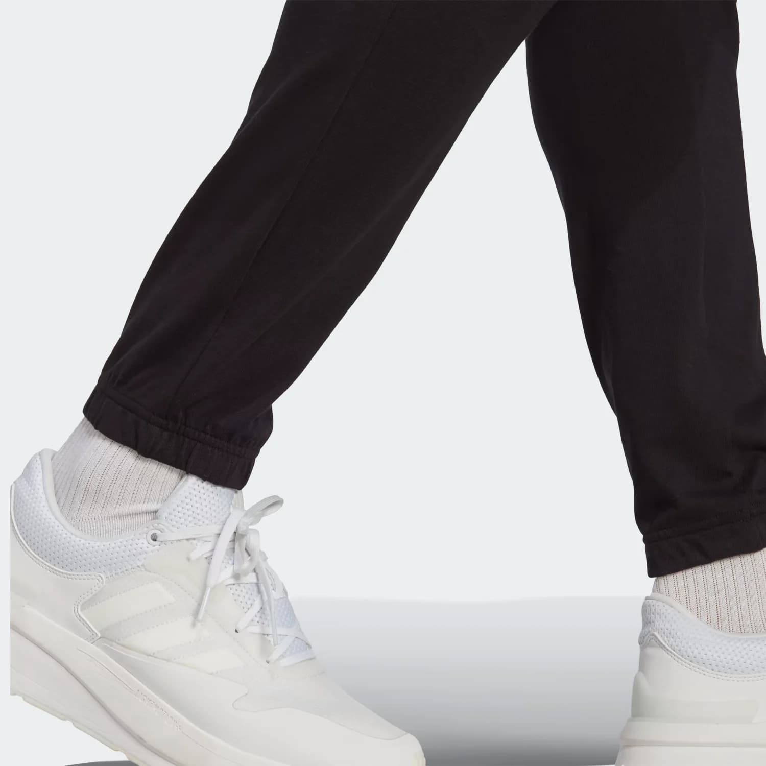 شلوار مردانه آدیداس مدل Essentials Single Jersey Tapered Badge of Sport Pants — تصویر ۶