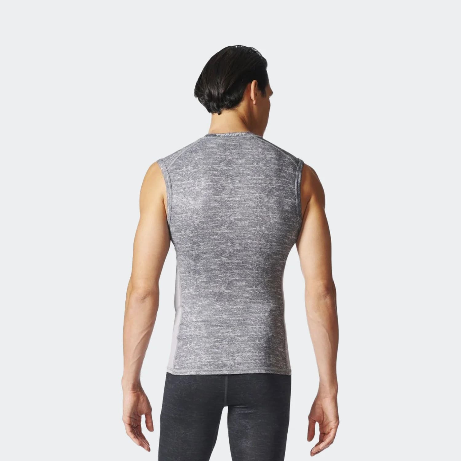 کاور مردانه آدیداس مدل Men’s TECHFIT sleeveless cover — تصویر ۳