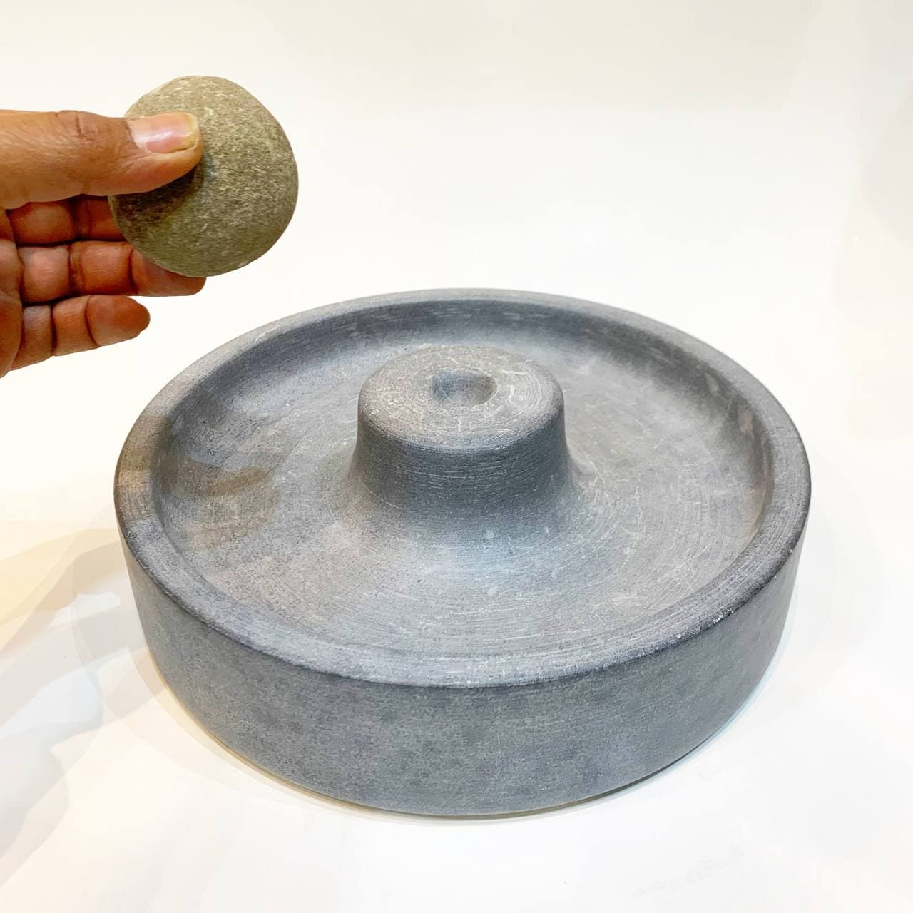 گردوشکن سنگی مدل لبه صاف — تصویر ۳