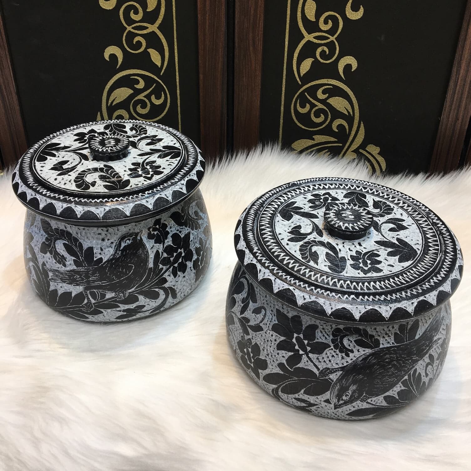 دیگ سنگی طرح گل و پرنده — تصویر ۳
