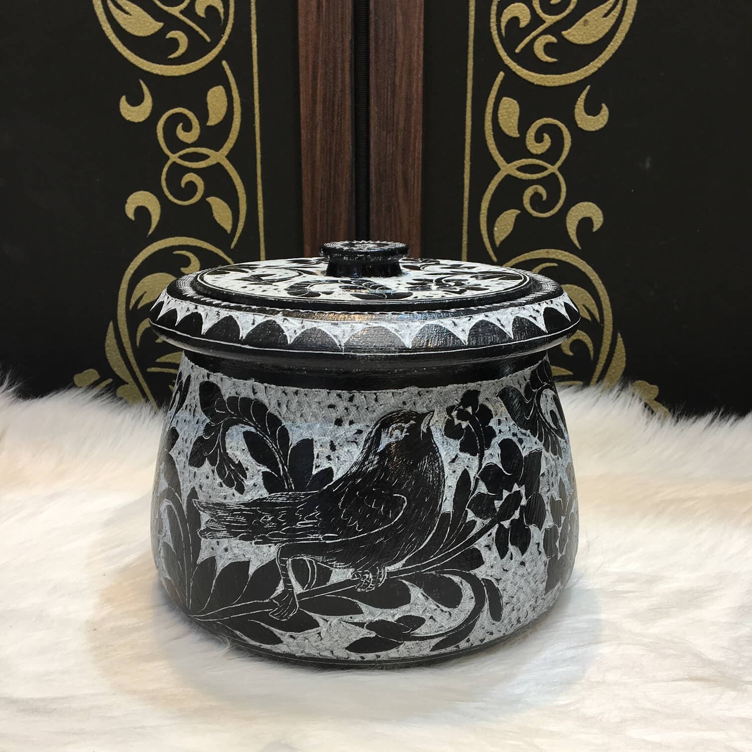 دیگ سنگی طرح گل و پرنده — تصویر ۴