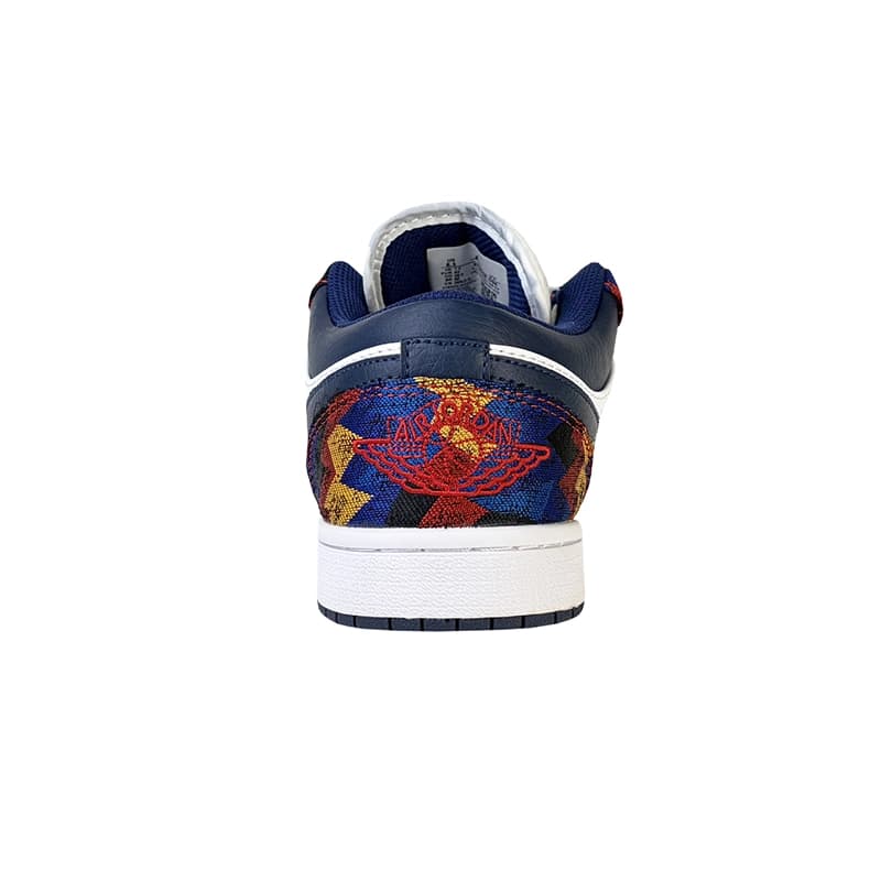 کتانی زنانه و مردانه برند نایکی مدل Air Jordan retro رنگ سفید سرمه ای — تصویر ۳