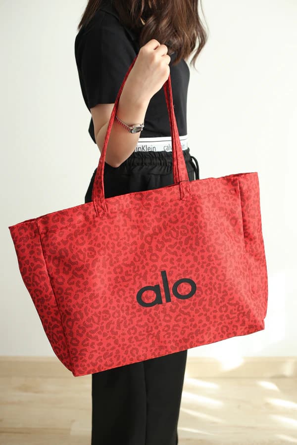 ساک دستی پلنگی زنانه مدل الو Alo