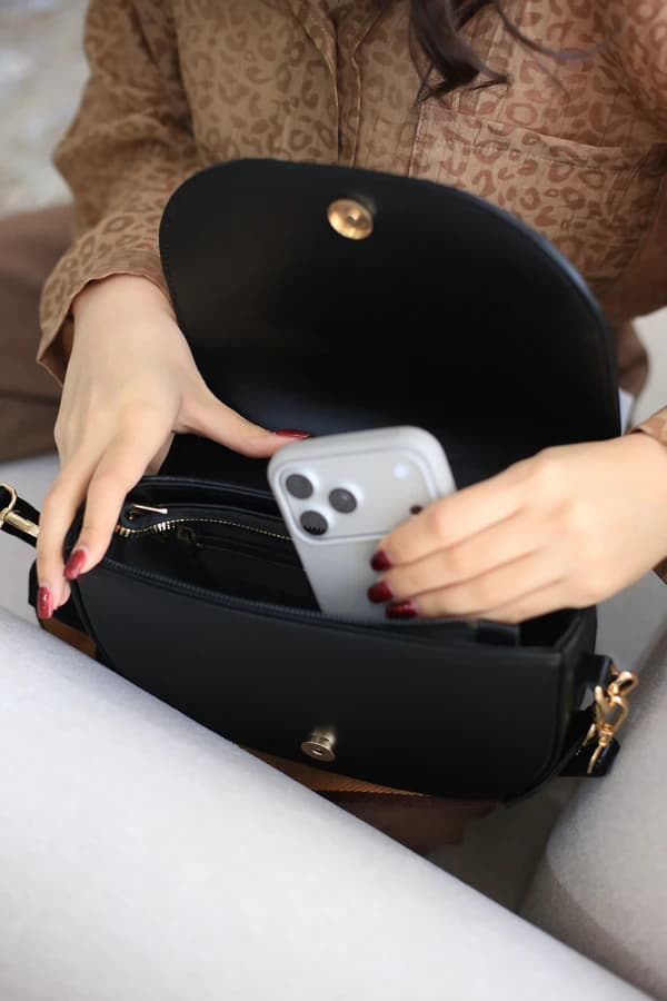 کیف زنانه چرم صنعتی مدل فندی FENDI کد 3520 — تصویر ۴