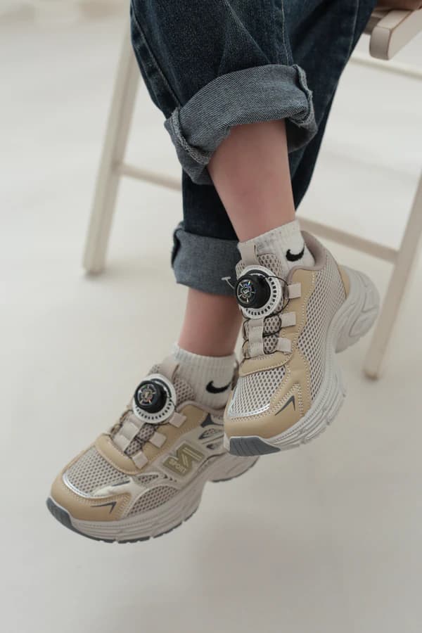 کتونی اسپرت بچگانه نیو بالانس new balance وارداتی | کد A7609 (سایز 32 تا 37) — تصویر ۶