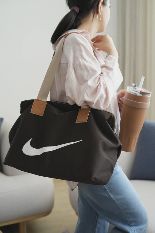 ساک دستی ورزشی زنانه مدل نایک Nike — تصویر ۲