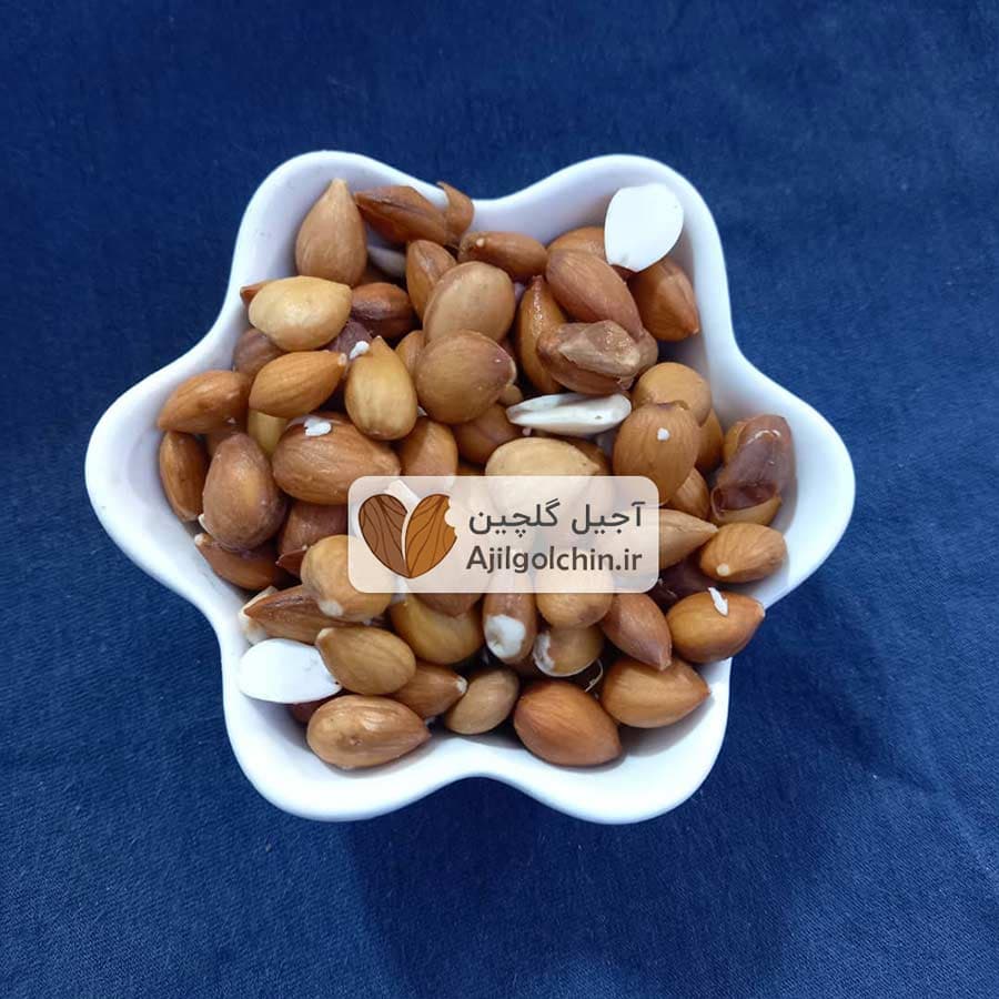 مغز زردآلو خیس