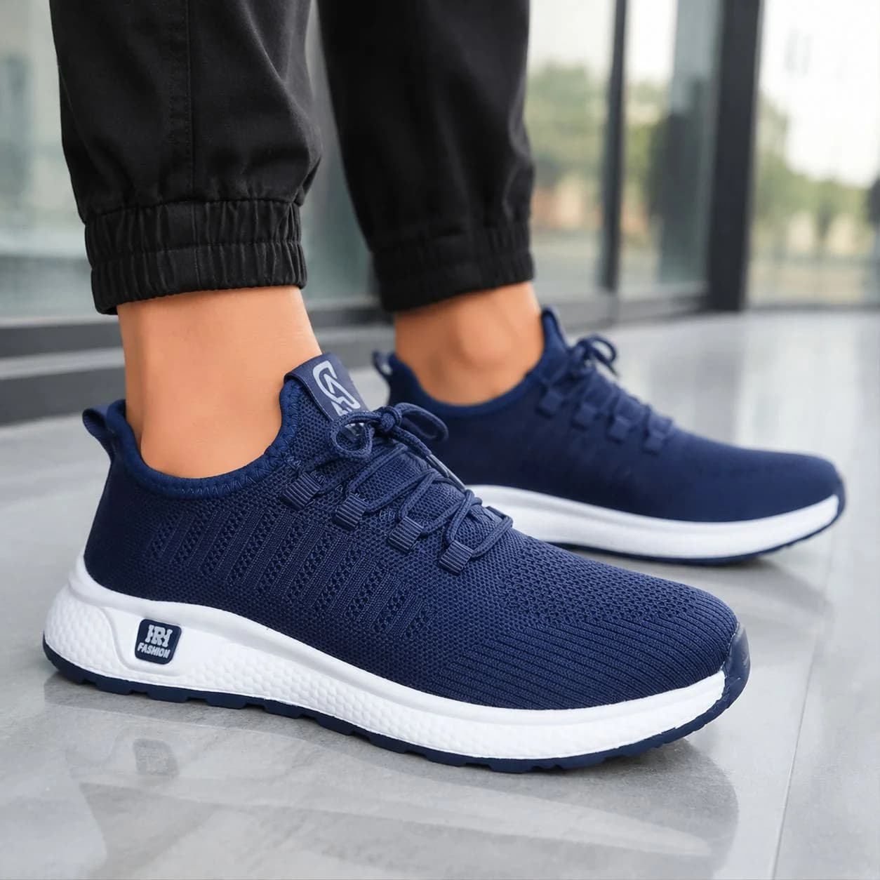 کتانی اسپرت جورابی مردانه رانینگ برند اپادانا(APADANA)|سایز41-45|بندتزئینی|طبی|سورمه ای