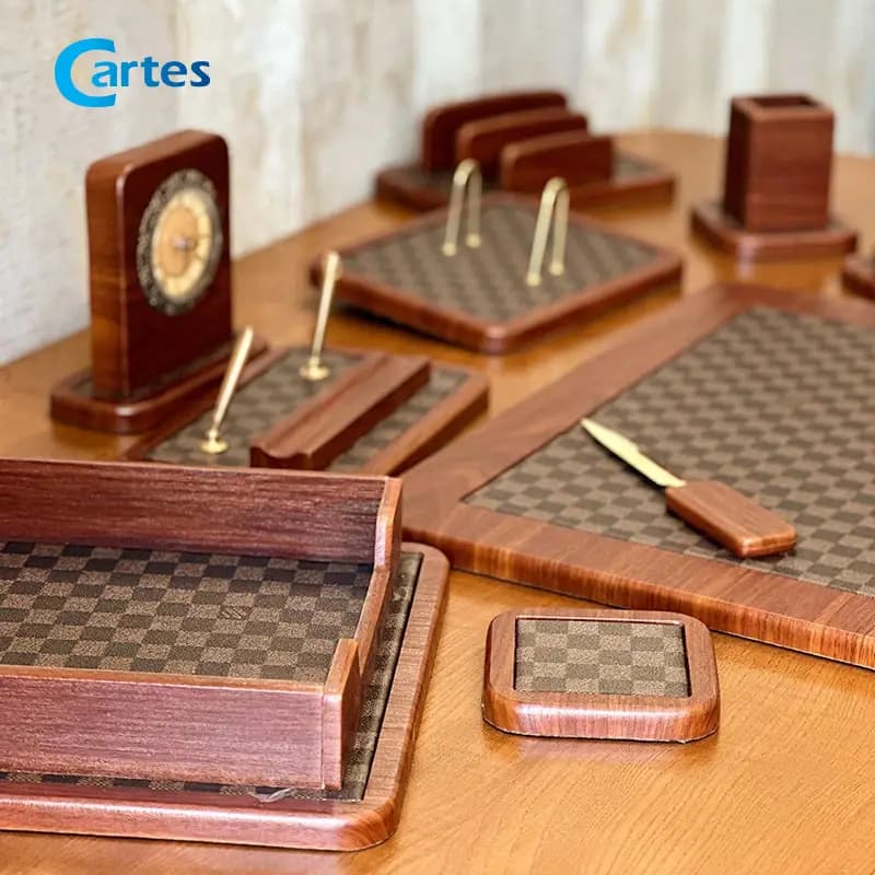 ست رومیزی مدیریتی 10 پارچه چوب و چرم کد 910 قهوه ای — تصویر ۳