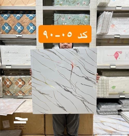دیوارپوش فوم ماربل سفید رگه طلایی کد 05-90 پشت چسبدار ابعاد 60 در 60 سانتیمتر — تصویر ۳