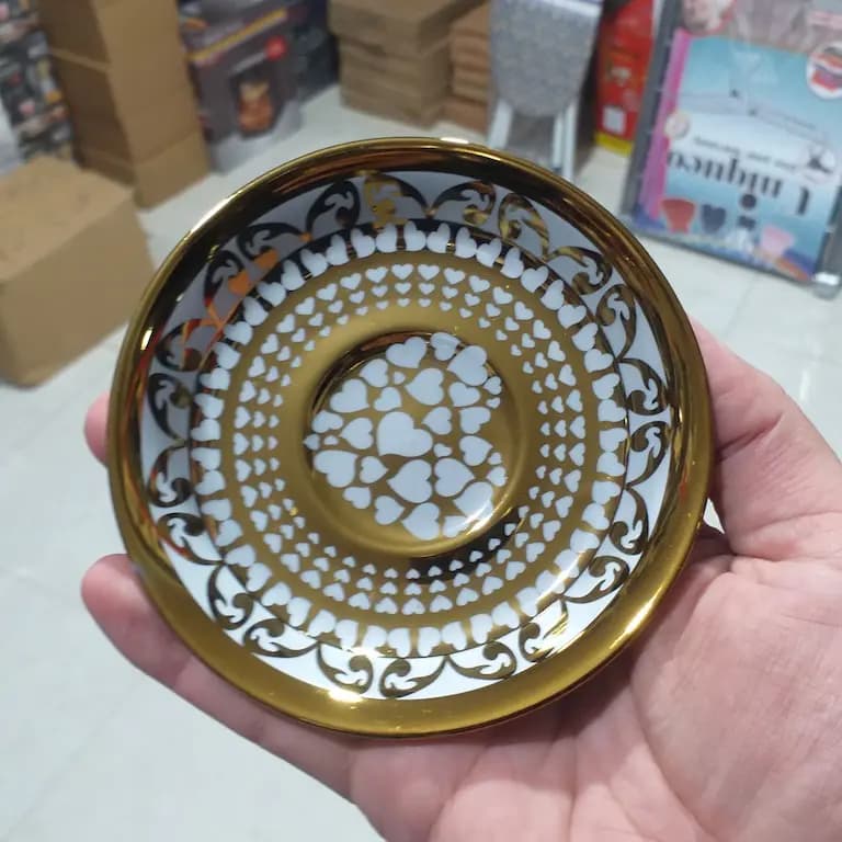 نعلبکی چینی گلد مدل قلبی بسته 6 عددی — تصویر ۹